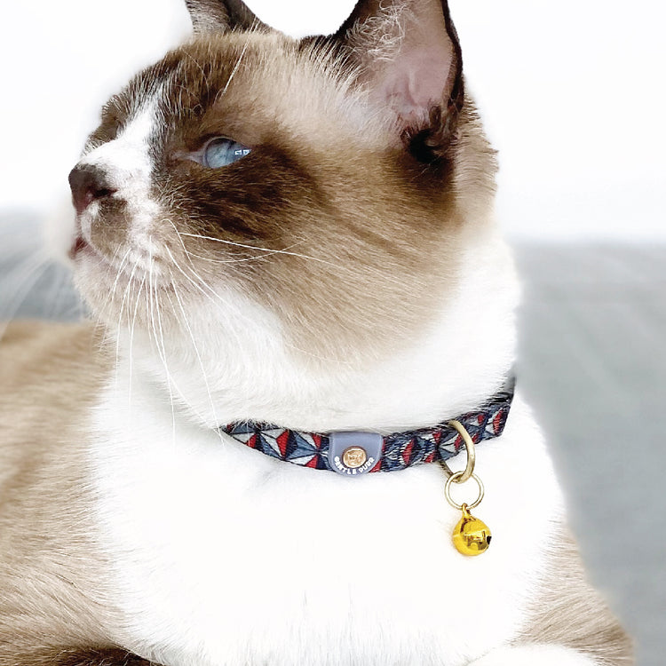 GENTLE PURR Cat Collar in Dashing Diamond